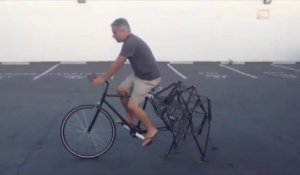 Cet homme a inventé un vélo avec des jambes