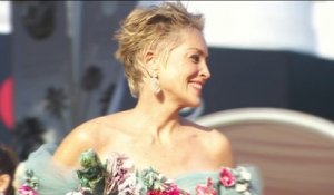 Sharon Stone fait sensation en arrivant sur le Tapis rouge - Cannes 2021