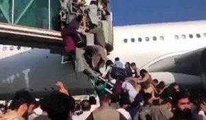L' aéroport de Kabul pris d'assaut