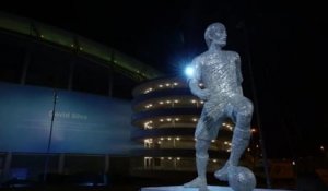 Man City - Les statues de Kompany et David Silva dévoilées