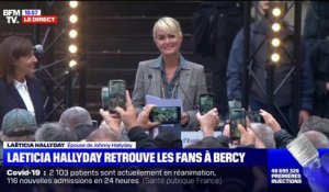 "C'est très émouvant de vous revoir": Laeticia Hallyday s'adresse aux fans du rockeur devant Bercy