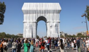 «Exceptionnel» et «émouvant» : l’Arc de Triomphe empaqueté de Christo séduit les foules