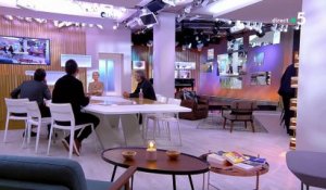 Un problème technique en direct dans l'émission "C à vous" sur France 5 perturbe Anne-Elisabeth Lemoine - VIDEO