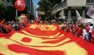 Brésil : forte mobilisation anti-Bolsonaro