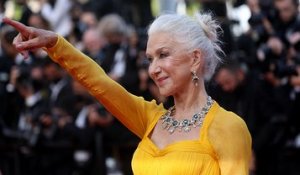 Helen Mirren : « J’ai souffert du harcèlement de rue ! C’est aux hommes de changer et non aux femmes »