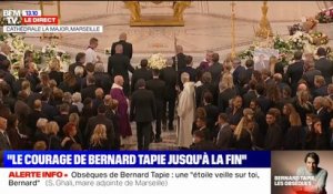 Obsèques de Bernard Tapie: le cercueil quitte la cathédrale de la Major