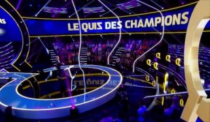 Les dix plus grands champions de jeux télévisés, toutes chaînes confondues, vont s'affronter ce soir sur France 2 dans "Le Quiz des champions" présenté par Cyril Féraud - Découvrez les 1ères images ICI