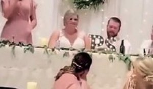 Une demoiselle d'honneur se paye sa sœur mariée avec une blague énorme sur son mari et le covid-19