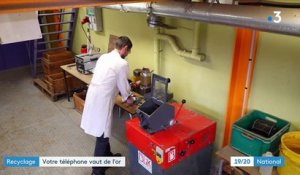 Recyclage : des matières précieuses à l'intérieur d'anciens téléphones