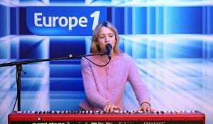 VIDEO - Angèle interprète pour la première fois son titre «Bruxelles» au piano sur Europe 1