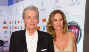 GALA VIDEO - Alain Delon et Rosalie Van Breemen : Réconciliés pour leurs enfants