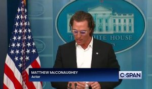 Fusillade d'Uvalde au Texas: Après le poignant discours de Matthew McConaughey, les Converse vertes deviennent le symbole de la lutte contre les armes à feu - VIDEO