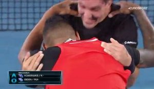 De l'émotion pure : revivez la balle de match victorieuse de Kyrgios et Kokkinakis