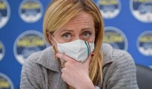 Sanremo 2022. Giorgia Meloni elogia Zalone per aver sfottuto le donne tr@ns