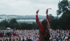 Glastonbury 2017 - Let's make the biggest ever human peace sign