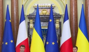 Crise Russie-Ukraine : Emmanuel Macron veut croire à l'avancée de négociations de paix