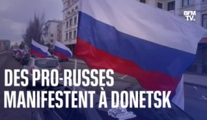 Ukraine: un ballet de voitures défile avec le drapeau russe dans les rues de Donetsk