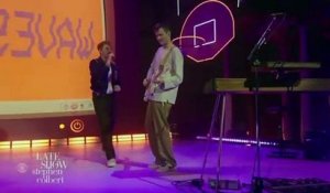 Glass Animals chante son tube "Heat Waves"