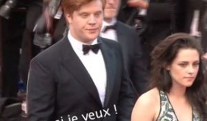 Exclu video : Cannes 2012 : une montée des marches huée et sifflée pour Kristen Stewart !