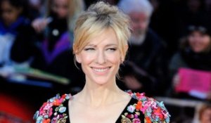 Exclu vidéo : Cate Blanchett : Pleine de grâce à l’avant-première londonienne du film Truth !