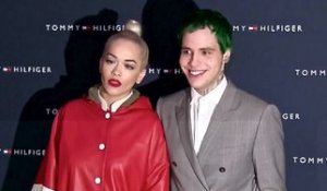 Vidéo : Rita Ora et Ricky Hil : deux amoureux à Paris pour soutenir Tommy Hilfiger !