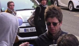 Vidéo : Noel Gallagher : à la rencontre de ses fans parisiens