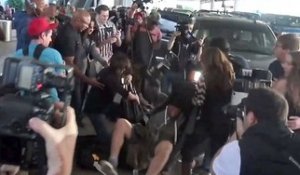 Vidéo : Selena Gomez : Elle crée le chaos à l'aéroport de Los Angeles !