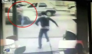 Le zapping du 28/11 : Il vole un sac à l’arrachée… et percute violemment une voiture !
