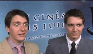 VIDEO PUBLIC : Comment reconnaître les jumeaux : Oliver et James Phelps de " Harry Potter et le prince de sang-mêlé " ?