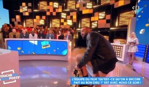 Cyril Hanouna offre son pantalon à Christian Clavier et finit en caleçon !