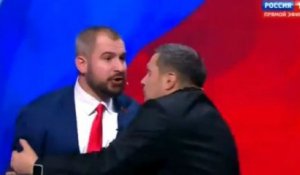 Bagarre dans un débat télévisé en Russie