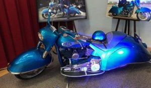 La mythique Harley-Davidson « Laura Eyes » de Johnny Hallyday vendue à prix record aux enchères