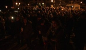 Près de 300 Corses rendent hommage à Yvan Colonna devant la cathédrale d'Ajaccio