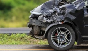 Finistère : le patron d'une discothèque expose une voiture accidentée pour prévenir les dangers de l'alcool au volant