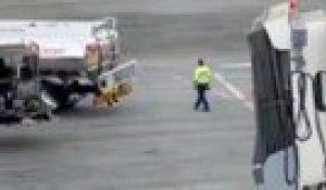 Un avion A320 fait un atterrissage d'urgence au Medellin Airport en Colombie