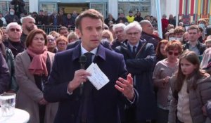 "On a besoin de réguler": Emmanuel Macron favorable à "une gestion adaptative" de la chasse