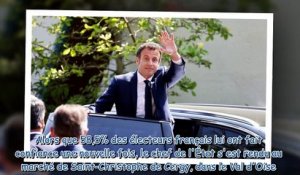 Bousculade et jet de tomates - un premier bain de foule cauchemardesque pour Emmanuel Macron