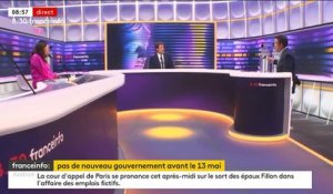 Remaniement : Emmanuel Macron "ne rame pas, il prend son temps", assure Christophe Castaner