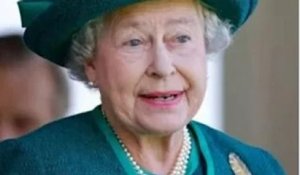 Queen a été qualifiée de «vieille chère» et a failli se détourner du Windsor Horse Show