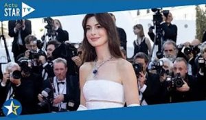 Cannes 2022 : Anne Hathaway majestueuse dans une magnifique robe blanche pour la montée des marches