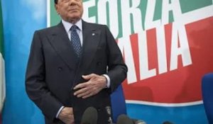 Silvio Berlusconi: "Il centrodestra vince se atl@ntista", il Cav zittisce tutti con quattro parole