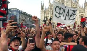 Les fans du Milan fêtent l'obtention du Scudetto