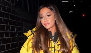 Ariana Grande rend hommage aux victimes des attentats de Manchester