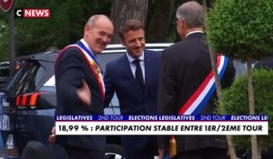Législatives : Emmanuel Macron est arrivé en voiture au Touquet, il s’approche de son bureau de vote