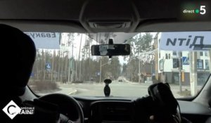Des journalistes de M6 tombent sur un char russe en Ukraine