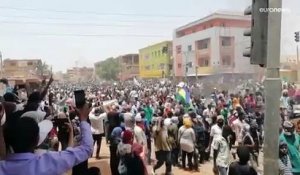 Après une journée sanglante, les forces soudanaises repoussent à nouveau les manifestants violemment