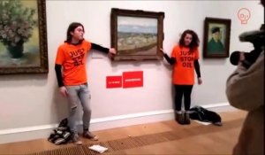2 militants écologistes se collent les mains sur un tableau de Van Gogh à Londres