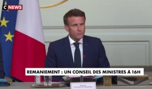 Emmanuel Macron ouvre le premier conseil des ministres du nouveau gouvernement