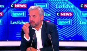 Le député de La France Insoumise Alexis Corbière estime que l'équipe de France ne doit pas aller à la Coupe du monde de foot au Qatar : "Les conditions sociales et climatiques ne sont pas réunies"
