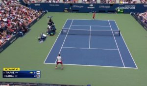Tiafoe "in the zone" : l'Américain impose son jeu et remporte le premier set face à Nadal